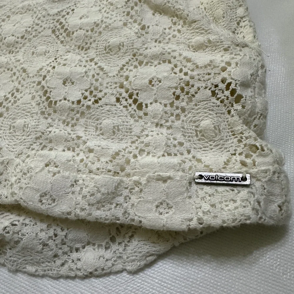 Volcom Micro Floral Lace Shorts Womens Sz 7 Coquette‎ Boho Romantic Summer Beach